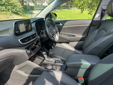 Hyundai TUCSON 2.0 CRDi Premium SE Auto 4WD Euro 6 (s/s) 5dr 30