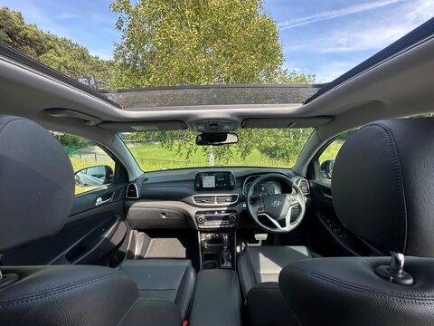 Hyundai TUCSON 2.0 CRDi Premium SE Auto 4WD Euro 6 (s/s) 5dr 33