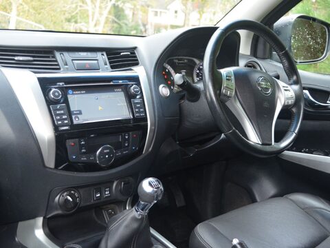 Nissan Navara 2.3 dCi Tekna 4WD Euro 6 (s/s) 4dr 3
