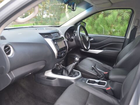 Nissan Navara 2.3 dCi Tekna 4WD Euro 6 (s/s) 4dr 14