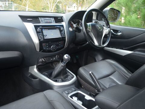 Nissan Navara 2.3 dCi Tekna 4WD Euro 6 (s/s) 4dr 16