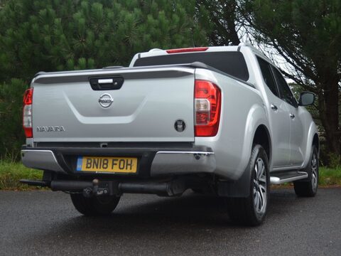 Nissan Navara 2.3 dCi Tekna 4WD Euro 6 (s/s) 4dr 32