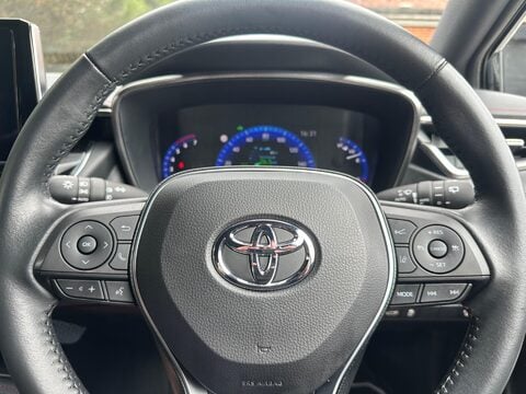 Toyota Corolla 1.8 VVT-h Excel Touring Sports CVT Euro 6 (s/s) 5dr 11
