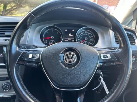 Volkswagen Golf 1.6 TDI BlueMotion Tech SE DSG Euro 5 (s/s) 5dr 6
