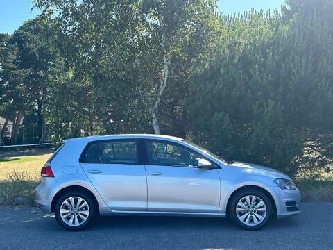Volkswagen Golf 1.6 TDI BlueMotion Tech SE DSG Euro 5 (s/s) 5dr 7