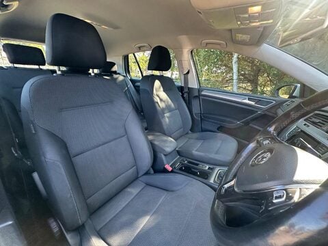 Volkswagen Golf 1.6 TDI BlueMotion Tech SE DSG Euro 5 (s/s) 5dr 8