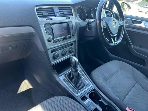 Volkswagen Golf 1.6 TDI BlueMotion Tech SE DSG Euro 5 (s/s) 5dr 17