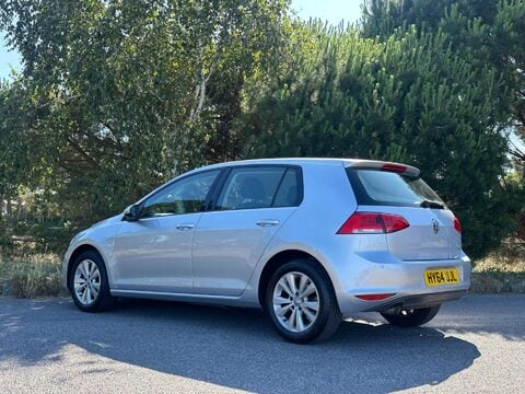 Volkswagen Golf 1.6 TDI BlueMotion Tech SE DSG Euro 5 (s/s) 5dr 22
