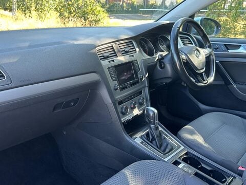 Volkswagen Golf 1.6 TDI BlueMotion Tech SE DSG Euro 5 (s/s) 5dr 24
