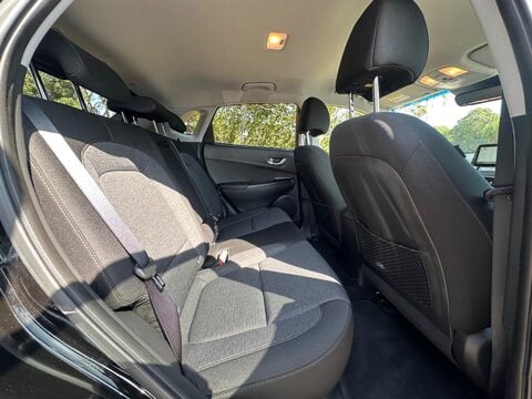 Hyundai KONA 64kWh Premium Auto 5dr (10.5kW Charger) 7