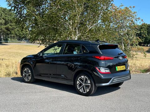 Hyundai KONA 64kWh Premium Auto 5dr (10.5kW Charger) 28