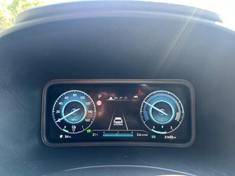 Hyundai KONA 64kWh Premium Auto 5dr (10.5kW Charger) 