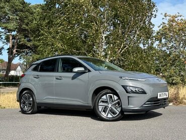 Hyundai KONA 64kWh Premium Auto 5dr (10.5kW Charger)