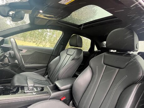 Audi A4 2.0 TDI 30 Vorsprung S Tronic Euro 6 (s/s) 4dr 