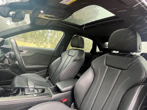 Audi A4 2.0 TDI 30 Vorsprung S Tronic Euro 6 (s/s) 4dr 4