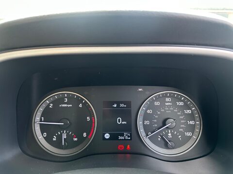 Hyundai TUCSON 1.6 CRDi MHEV SE Nav Euro 6 (s/s) 5dr 11