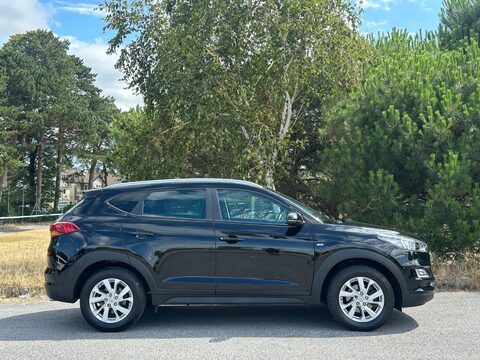 Hyundai TUCSON 1.6 CRDi MHEV SE Nav Euro 6 (s/s) 5dr 12