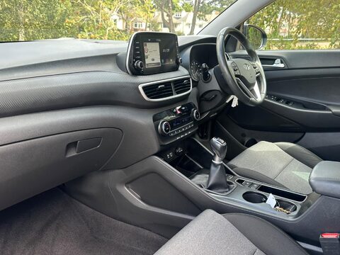 Hyundai TUCSON 1.6 CRDi MHEV SE Nav Euro 6 (s/s) 5dr 22