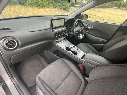 Hyundai KONA 64kWh Premium Auto 5dr (7kW Charger) 26