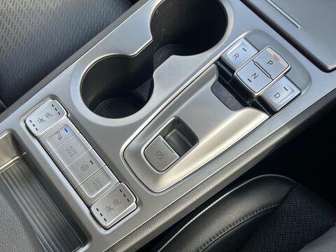 Hyundai KONA 64kWh Premium SE Auto 5dr (7kW Charger) 25