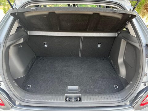 Hyundai KONA 64kWh Premium SE Auto 5dr (7kW Charger) 32
