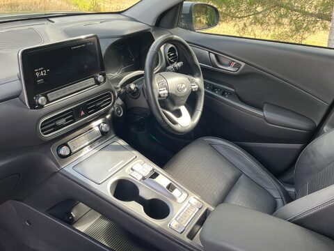 Hyundai KONA 64kWh Premium SE Auto 5dr (7kW Charger) 4