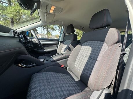 MG ZS 72.6kWh SE Long Range Auto 5dr 