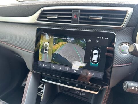 MG ZS 72.6kWh SE Long Range Auto 5dr 8