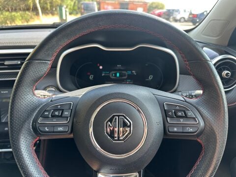 MG ZS 72.6kWh SE Long Range Auto 5dr 9
