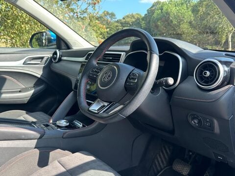 MG ZS 72.6kWh SE Long Range Auto 5dr 12
