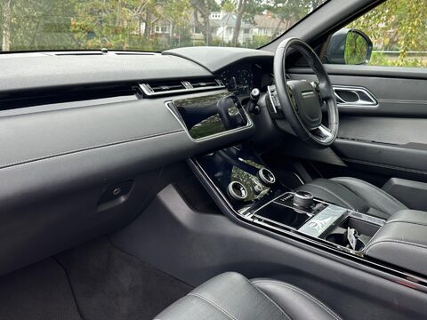 Land Rover Range Rover Velar 3.0 D300 R-Dynamic HSE Auto 4WD Euro 6 (s/s) 5dr 30