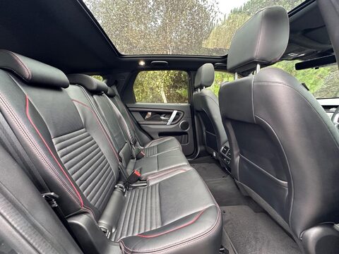 Land Rover Discovery Sport 1.5 P300e 12.2kWh R-Dynamic SE Auto 4WD Euro 6 (s/s) 5dr 7