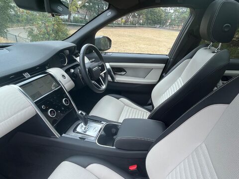 Land Rover Discovery Sport 1.5 P300e 12.2kWh Urban Edition Auto 4WD Euro 6 (s/s) 5dr 38