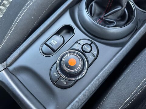 Mini Clubman 1.5 Cooper Sport Euro 6 (s/s) 6dr 28