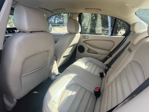 Jaguar X-Type 2.2D DPF SE 4dr 6