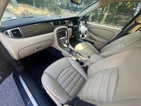 Jaguar X-Type 2.2D DPF SE 4dr 37