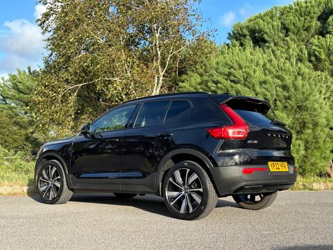Volvo XC40 1.5h T5 Recharge 10.7kWh Ultimate Dark Auto Euro 6 (s/s) 5dr 25
