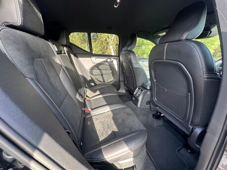 Volvo XC40 1.5h T5 Recharge 10.7kWh Ultimate Dark Auto Euro 6 (s/s) 5dr 