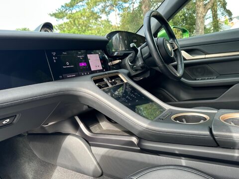 Porsche Taycan Performance 79.2kWh Auto RWD 4dr 33