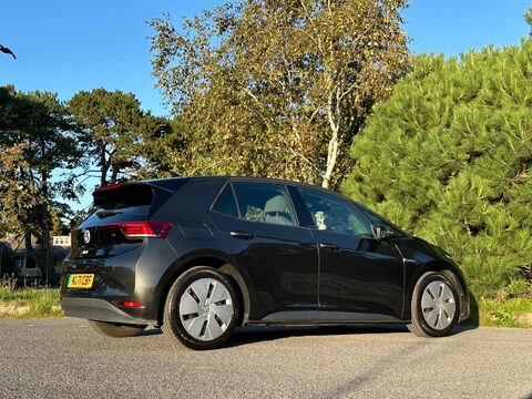 Volkswagen ID.3 Pro Performance 58kWh Life Auto 5dr 15