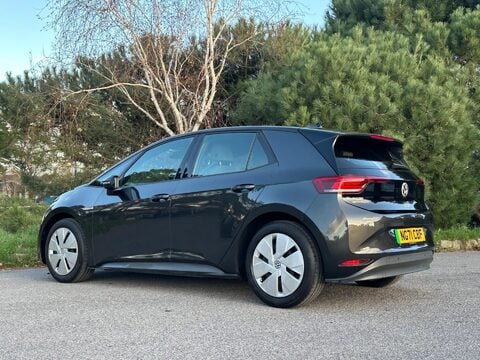 Volkswagen ID.3 Pro Performance 58kWh Life Auto 5dr 2