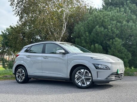 Hyundai KONA 39kWh SE Connect Auto 5dr (10.5kW Charger)