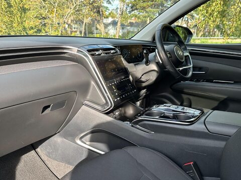 Hyundai TUCSON 1.6 h T-GDi Premium Auto Euro 6 (s/s) 5dr 31
