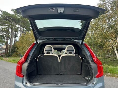 Volvo XC90 2.0 B5 MHEV R-Design Pro Auto 4WD Euro 6 (s/s) 5dr 37