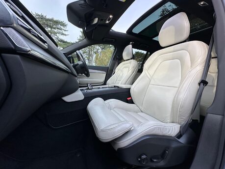 Volvo XC90 2.0 B5 MHEV R-Design Pro Auto 4WD Euro 6 (s/s) 5dr 