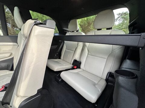 Volvo XC90 2.0 B5 MHEV R-Design Pro Auto 4WD Euro 6 (s/s) 5dr 31