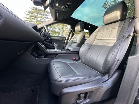 Land Rover Range Rover Evoque 1.5 P300e 12.2kWh R-Dynamic SE Auto 4WD Euro 6 (s/s) 5dr 