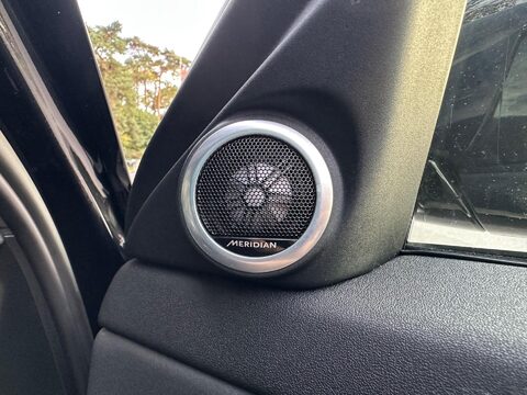 Land Rover Range Rover Evoque 1.5 P300e 12.2kWh R-Dynamic SE Auto 4WD Euro 6 (s/s) 5dr 13