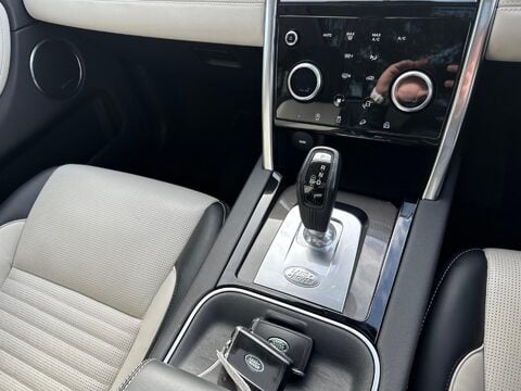 Land Rover Discovery Sport 2.0 P250 MHEV R-Dynamic HSE SUV 5dr Petrol Auto 4WD Euro 6 (s/s) (250 ps) 16