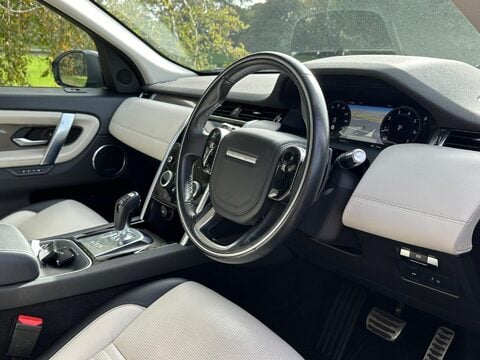 Land Rover Discovery Sport 2.0 P250 MHEV R-Dynamic HSE SUV 5dr Petrol Auto 4WD Euro 6 (s/s) (250 ps) 20
